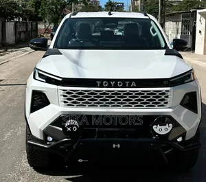 New Toyota Hilux 2026 White
