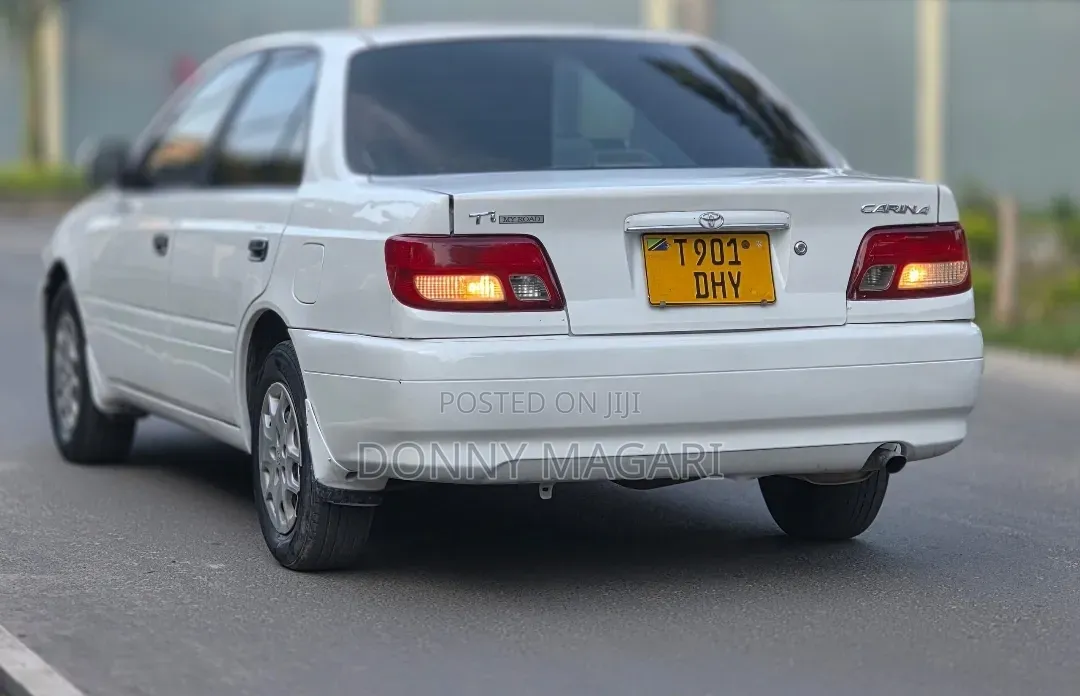 Toyota Carina 2001 White