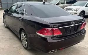 Toyota Crown 2010 Brown