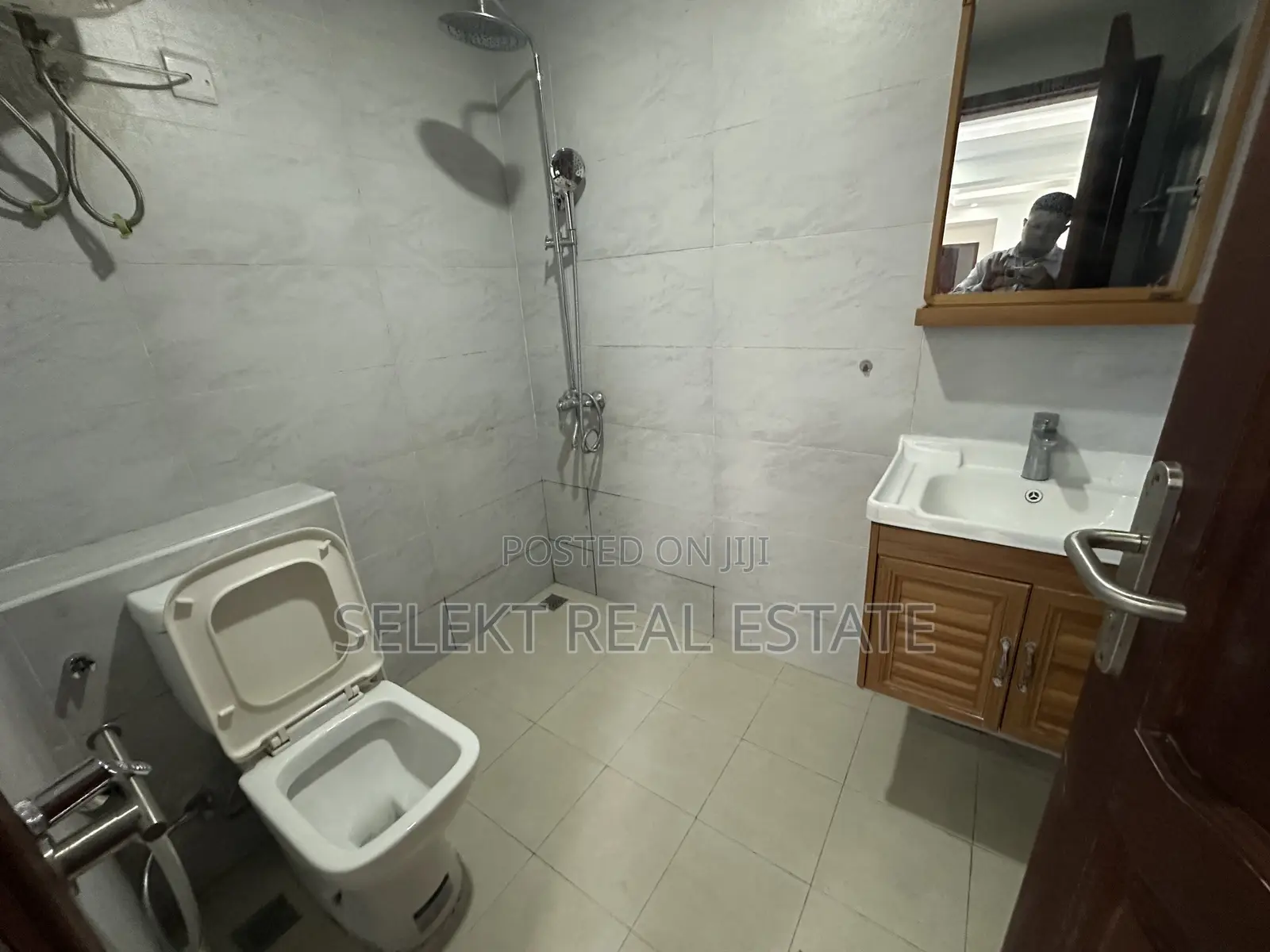 Furnished 5bdrm Apartment in Masaki for sale