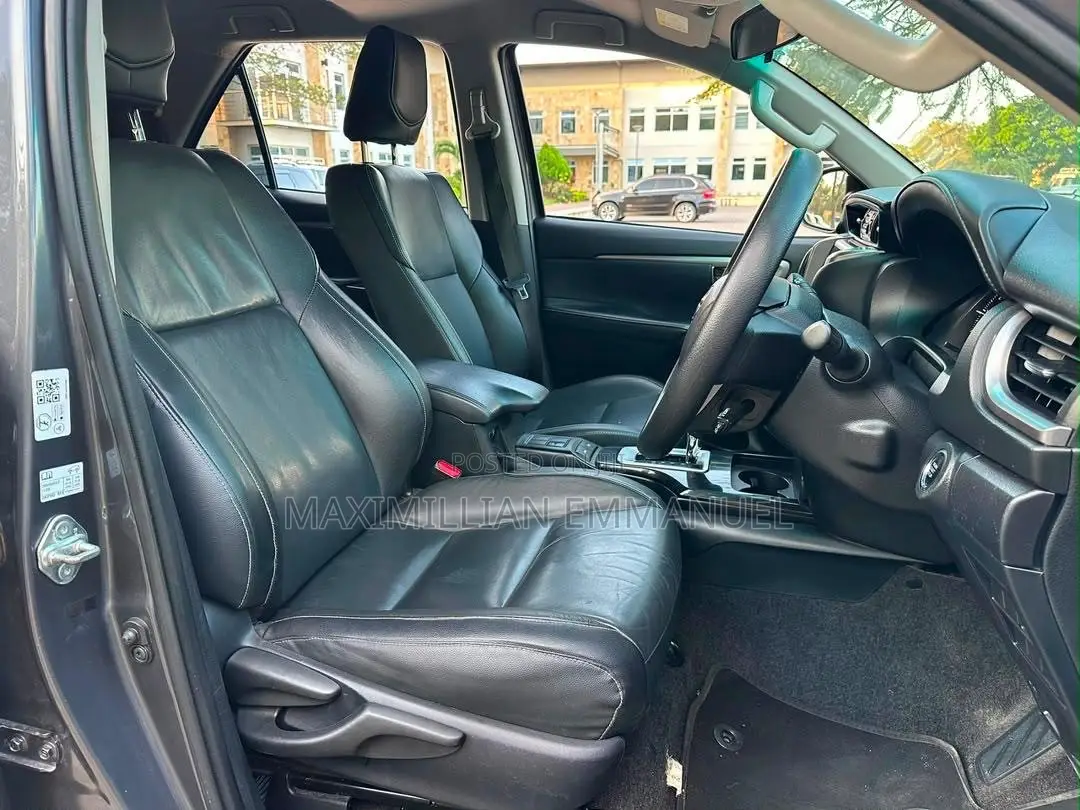 Toyota Fortuner 2022 Gray