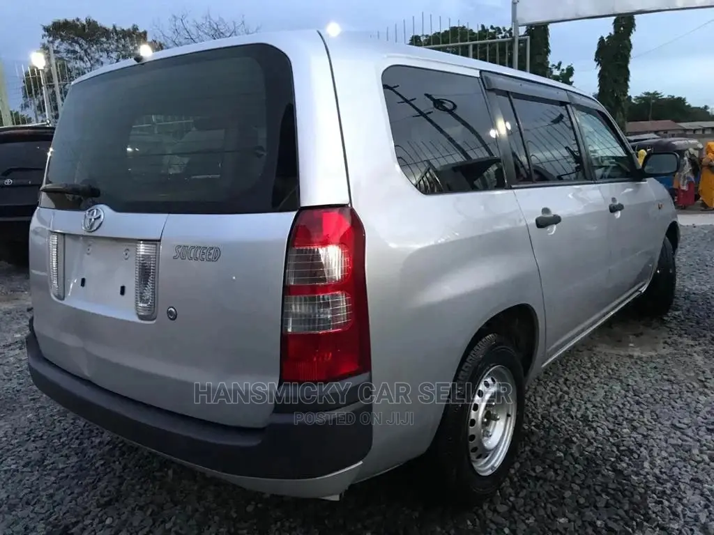Toyota Succeed 2008 Silver