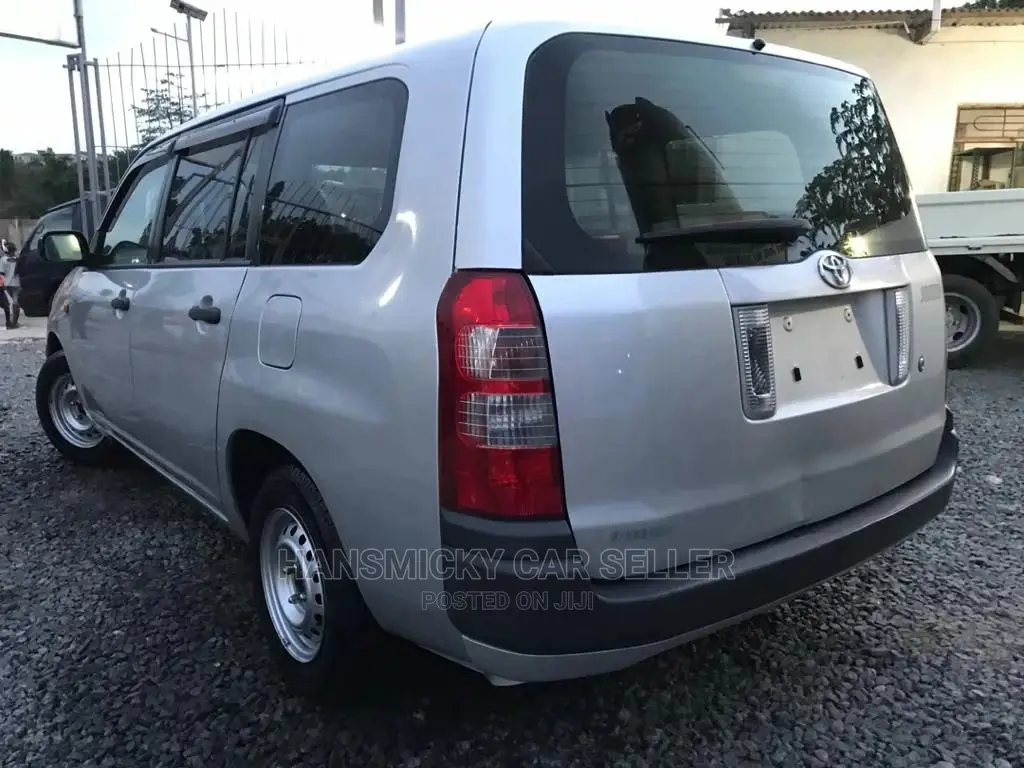 Toyota Succeed 2008 Silver