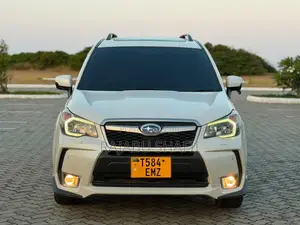 Subaru Forester 2.0XT Premium 4dr SUV AWD (2.0L 4cyl Turbo CVT) 2014 White