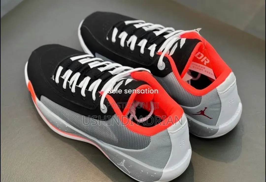 court Vision Sneaker