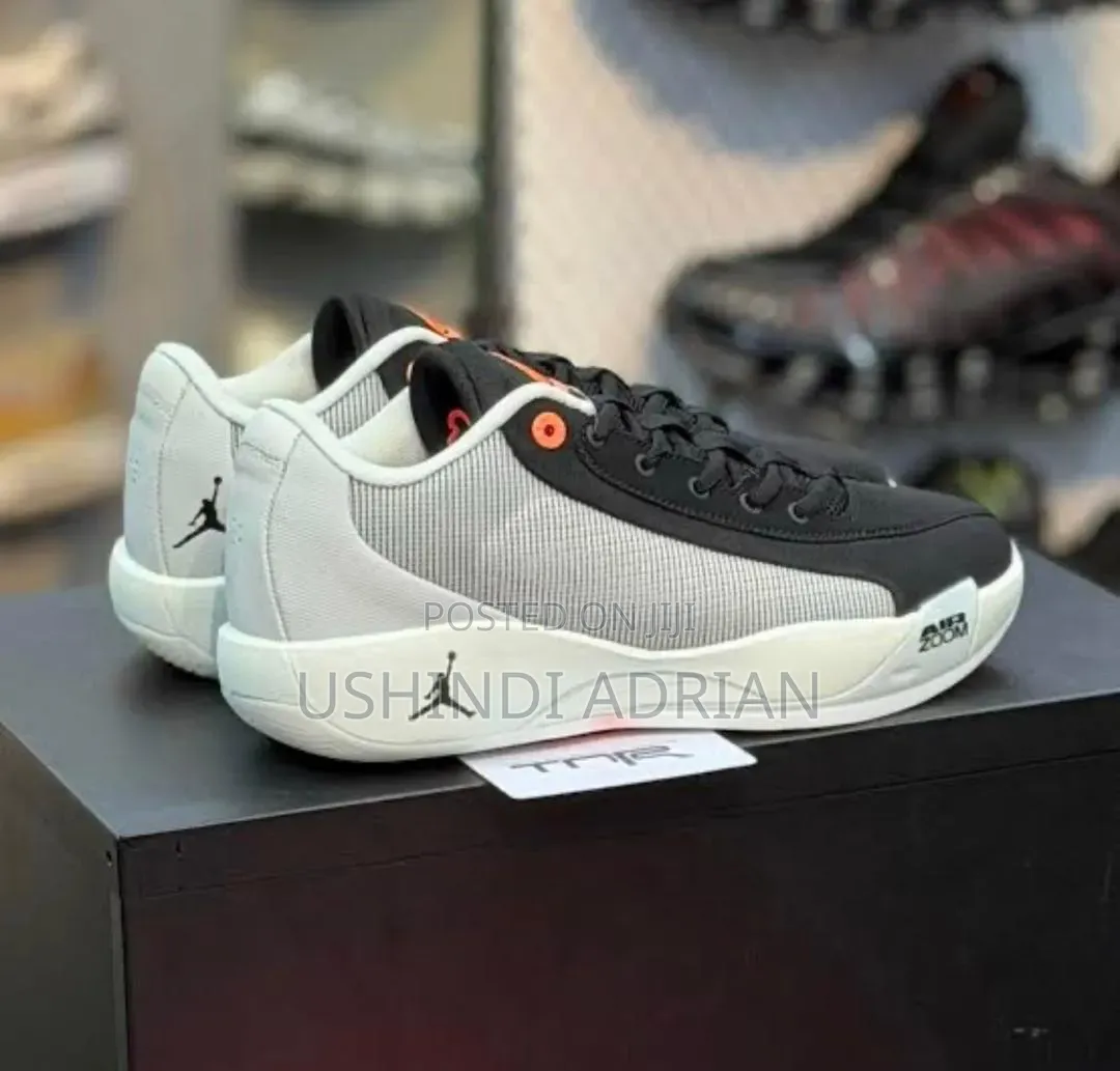 court Vision Sneaker