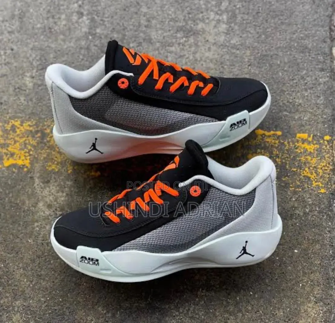 court Vision Sneaker