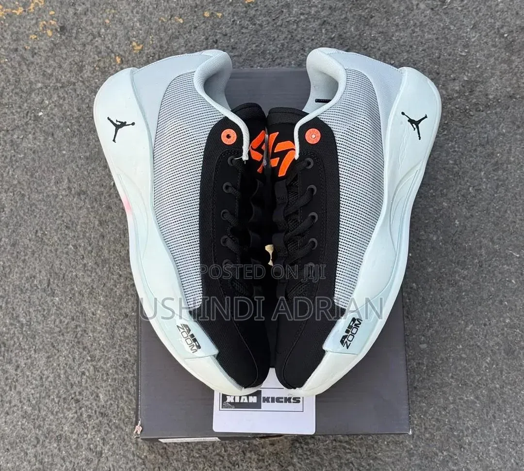 court Vision Sneaker
