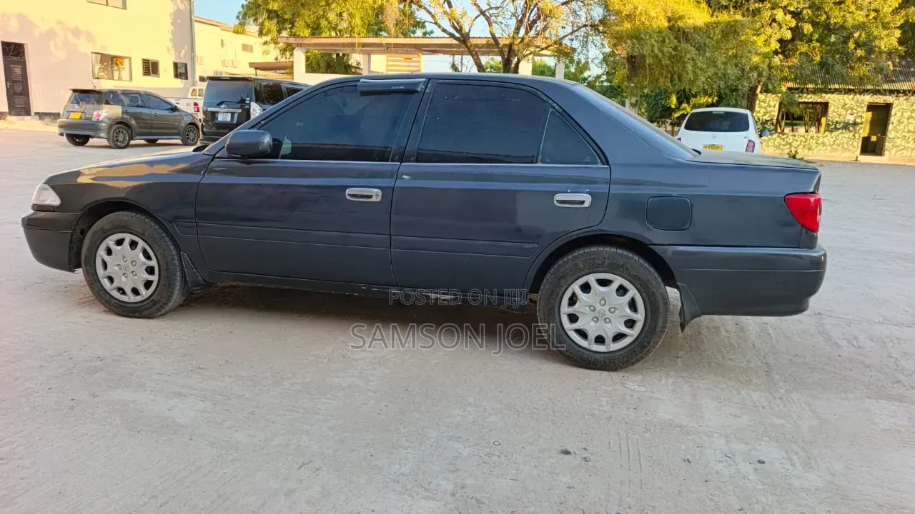 Toyota Carina 2001 Black