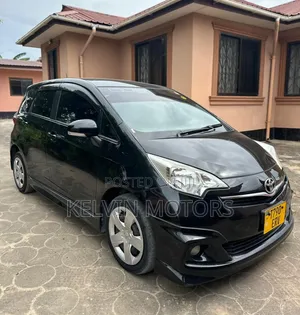 Toyota Ractis 2012 Black