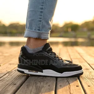 🔥legacy Force Sneakers👟📏size: 40 | 41 | 42 | 43 | 44 | 45