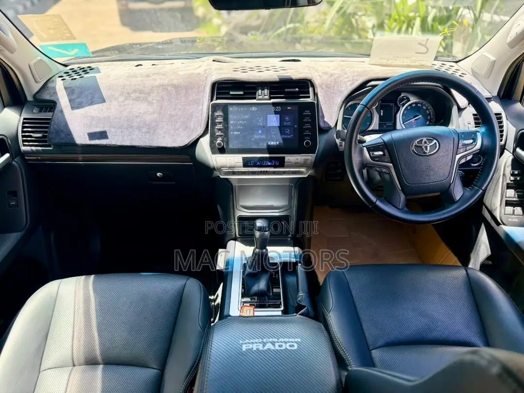 Toyota Land Cruiser Prado 2.8 2023 Black