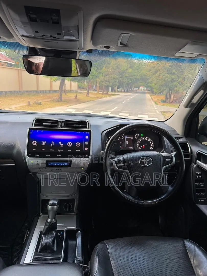 Toyota Land Cruiser Prado 2019 White