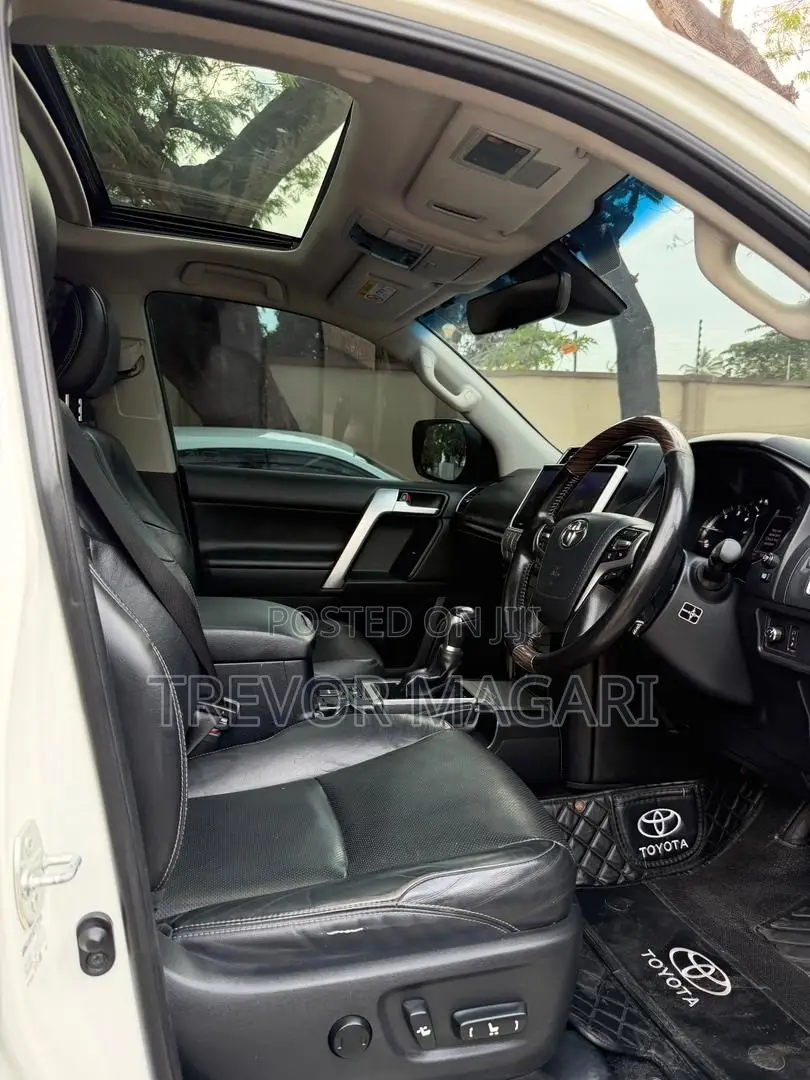Toyota Land Cruiser Prado 2019 White