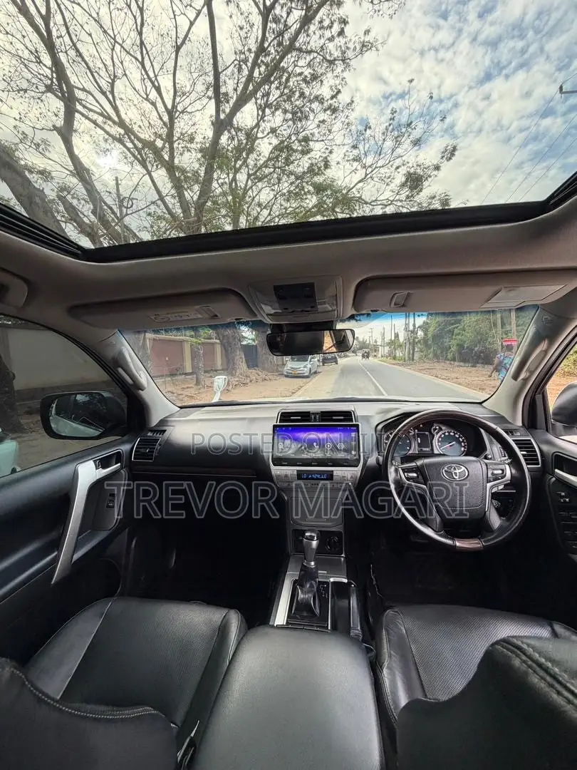 Toyota Land Cruiser Prado 2019 White