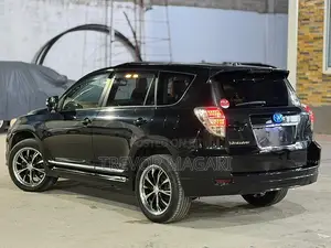 Toyota Vanguard 2010 Black