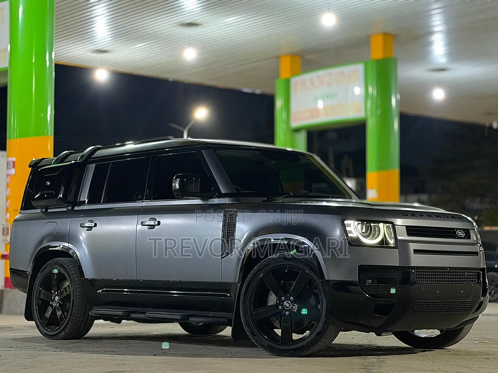 Land Rover Defender 2025 Gray