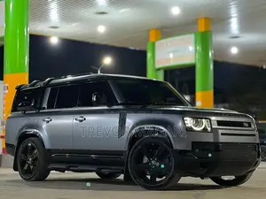 Land Rover Defender 2025 Gray