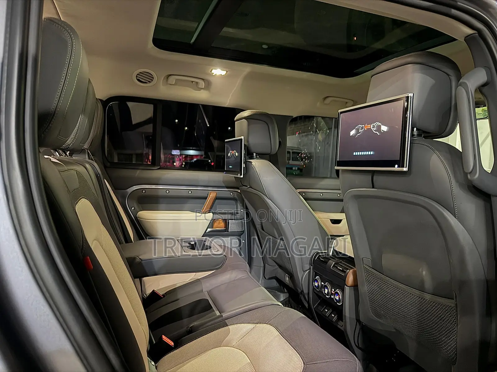 Land Rover Defender 2025 Gray