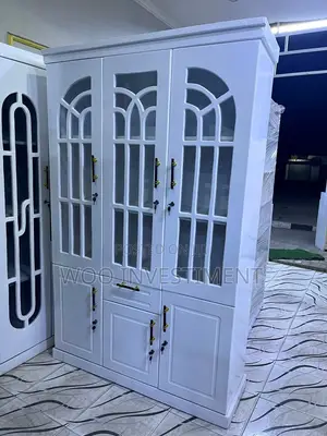 Makabati Ya Nguo Na Vyombo Classic Sana Na Quality Sana Yenye Uimara