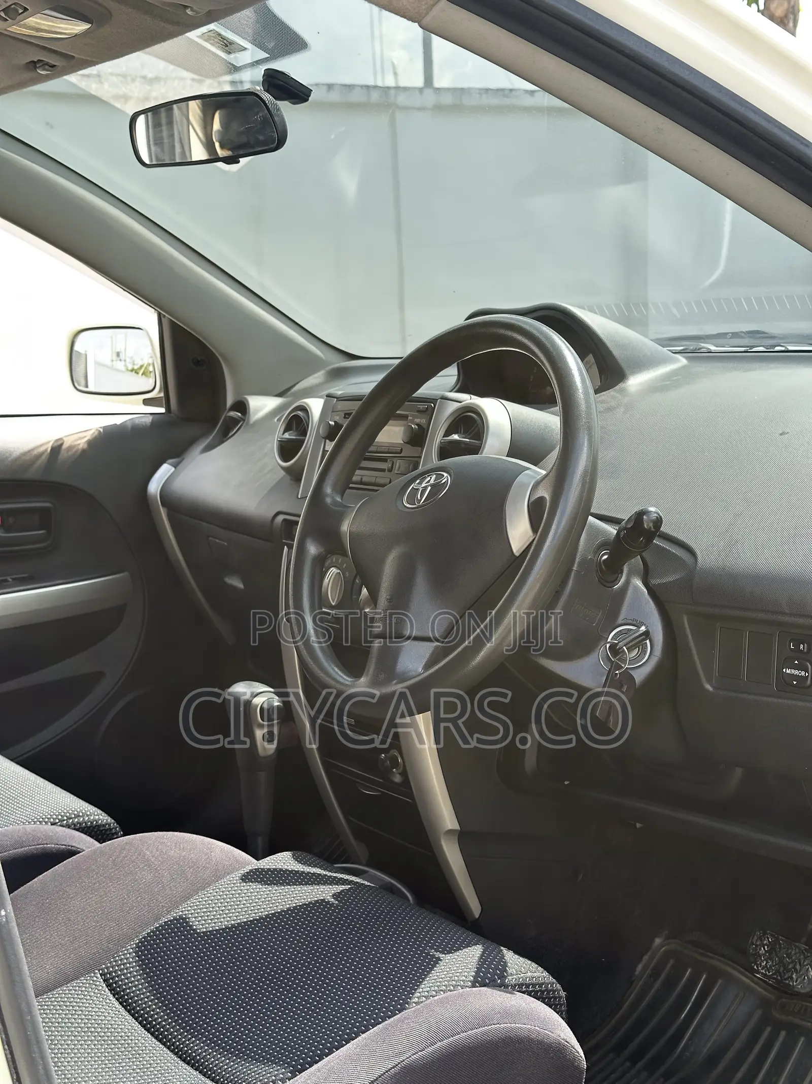 Toyota IST 2003 White