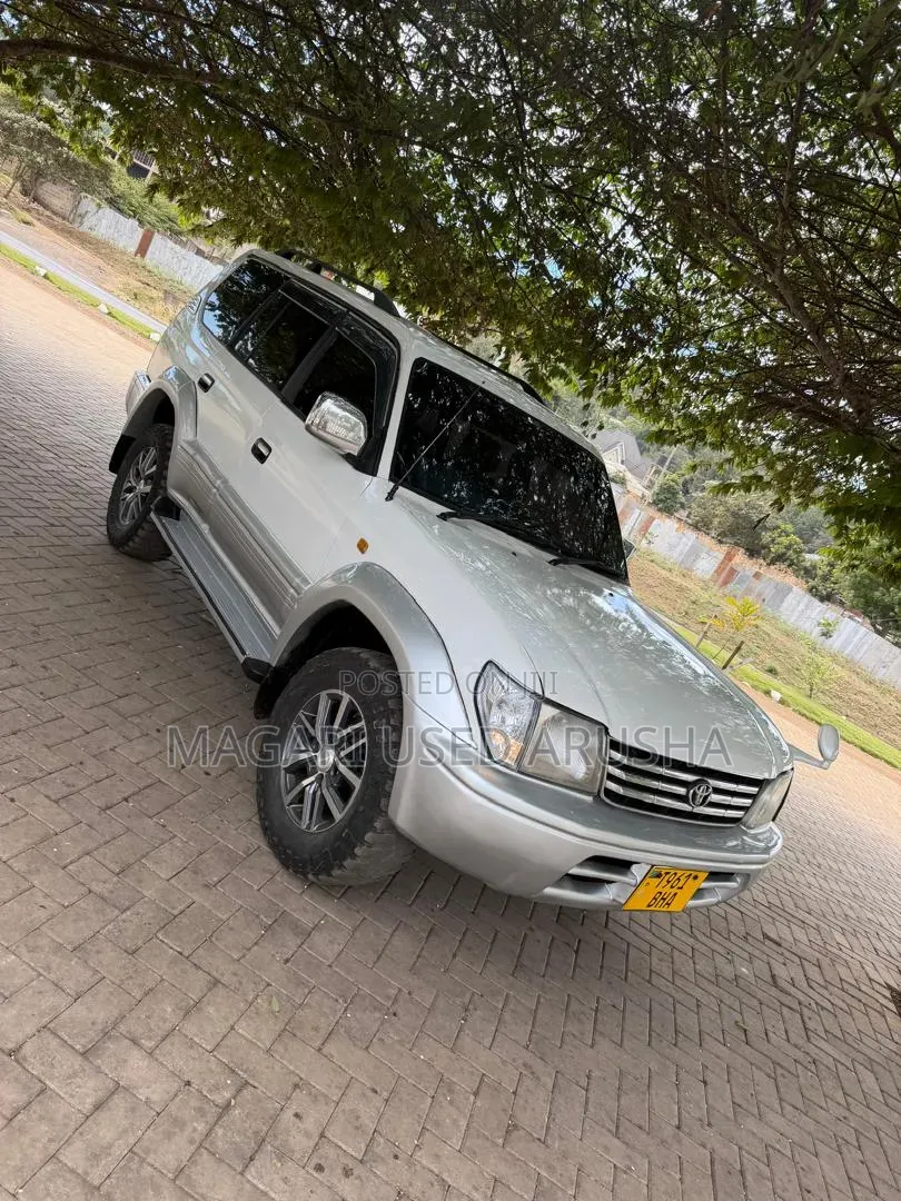 Toyota Land Cruiser Prado 2000 Silver
