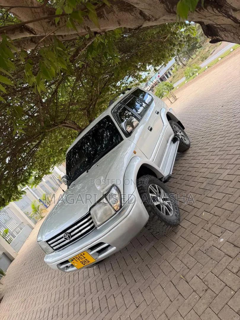 Toyota Land Cruiser Prado 2000 Silver