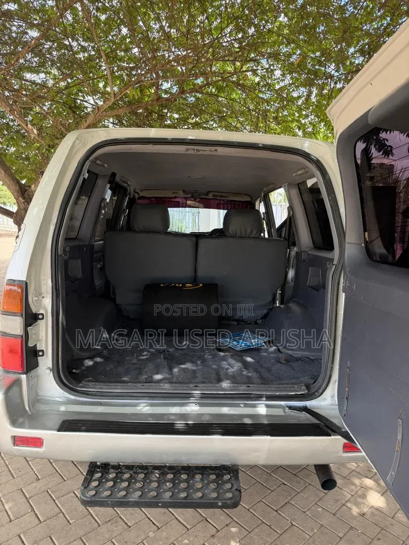 Toyota Land Cruiser Prado 2000 Silver