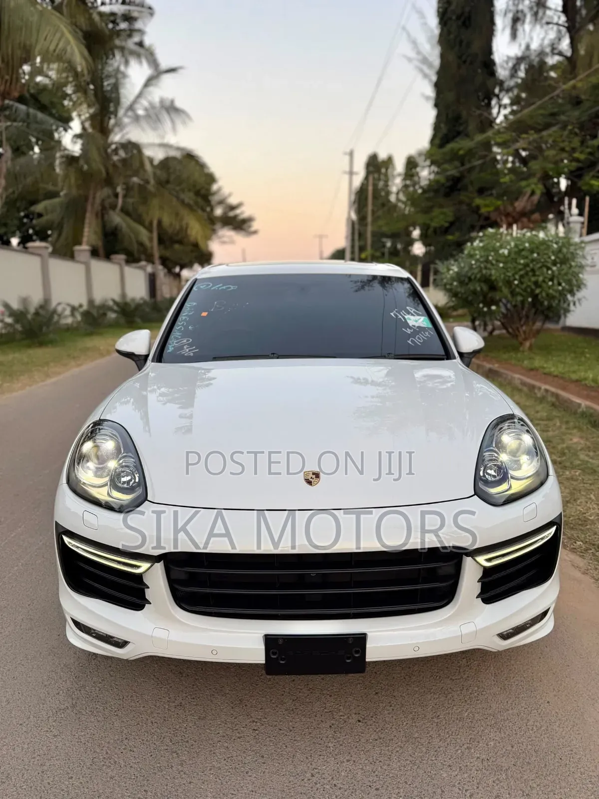 Porsche Cayenne 2016 White