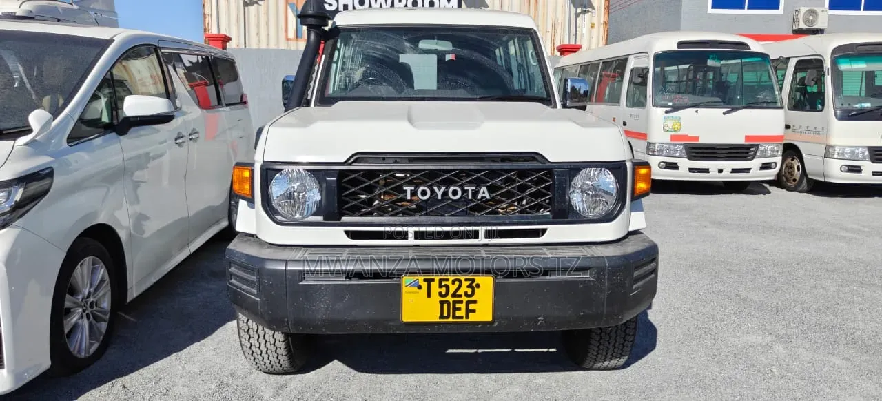 Toyota Land Cruiser 2024 White