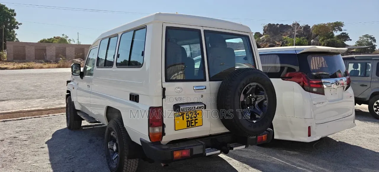 Toyota Land Cruiser 2024 White