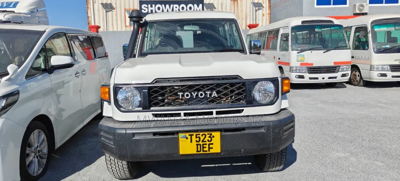 Toyota Land Cruiser 2024 White