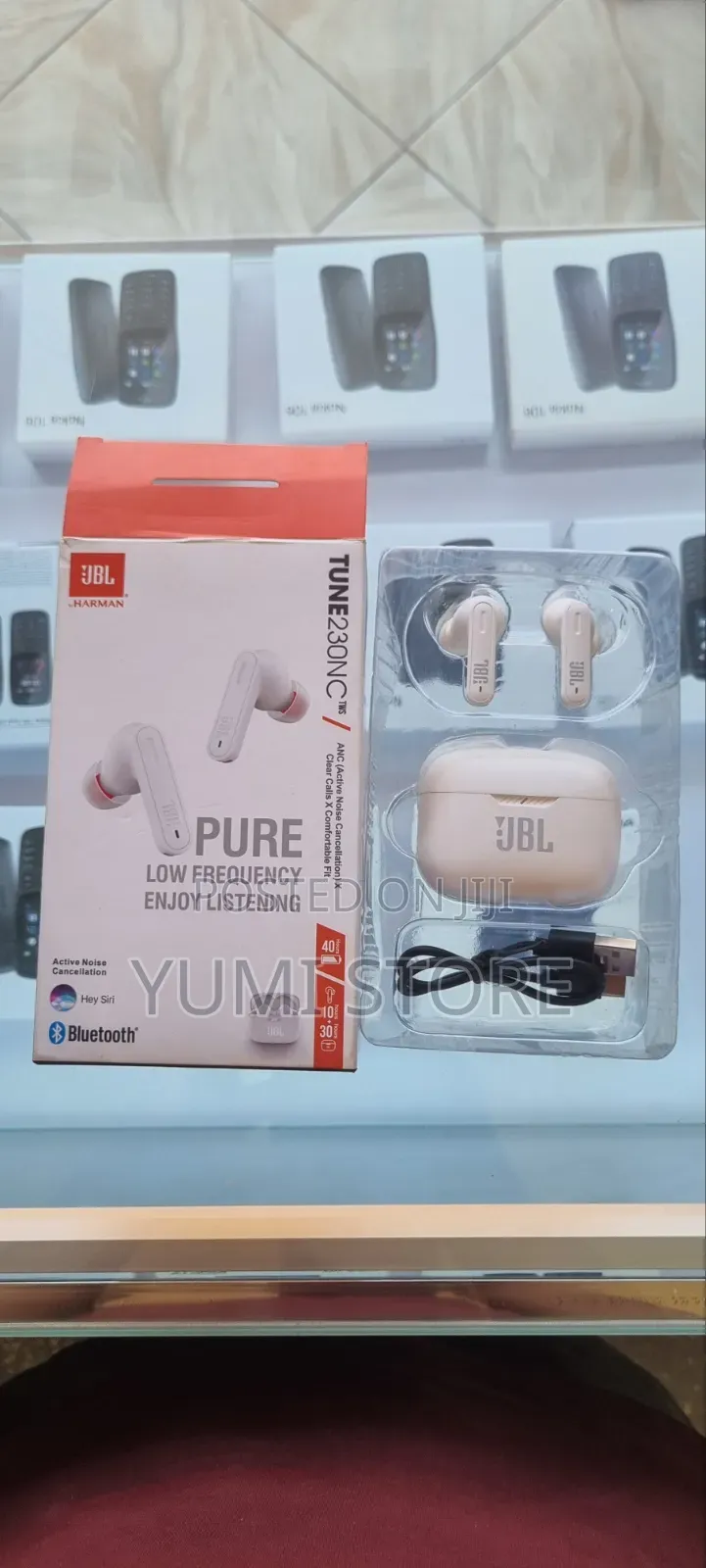JBL Tune 230nc