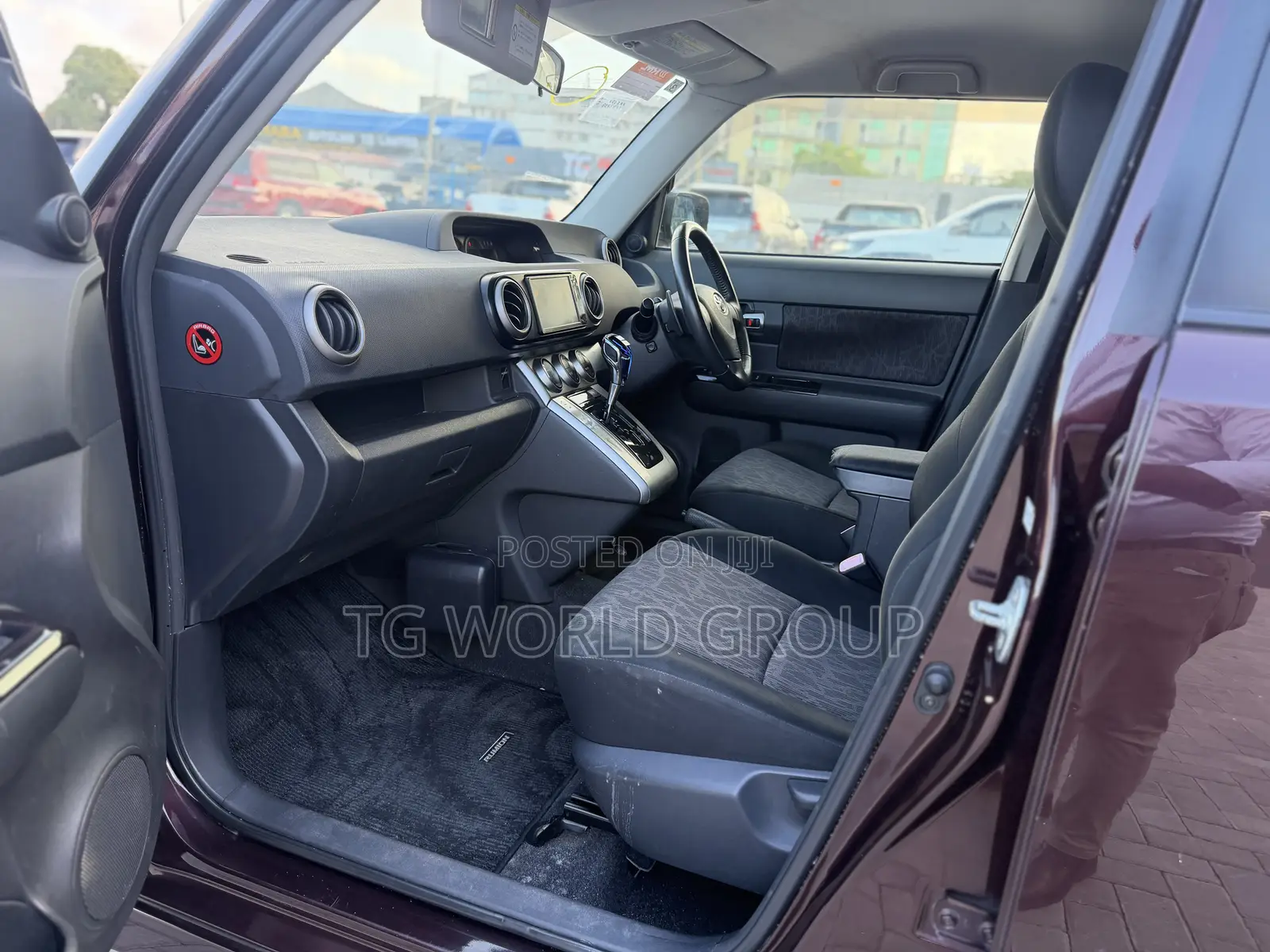 Toyota Corolla Rumion Hatchback 1.8 FWD 2011 Black