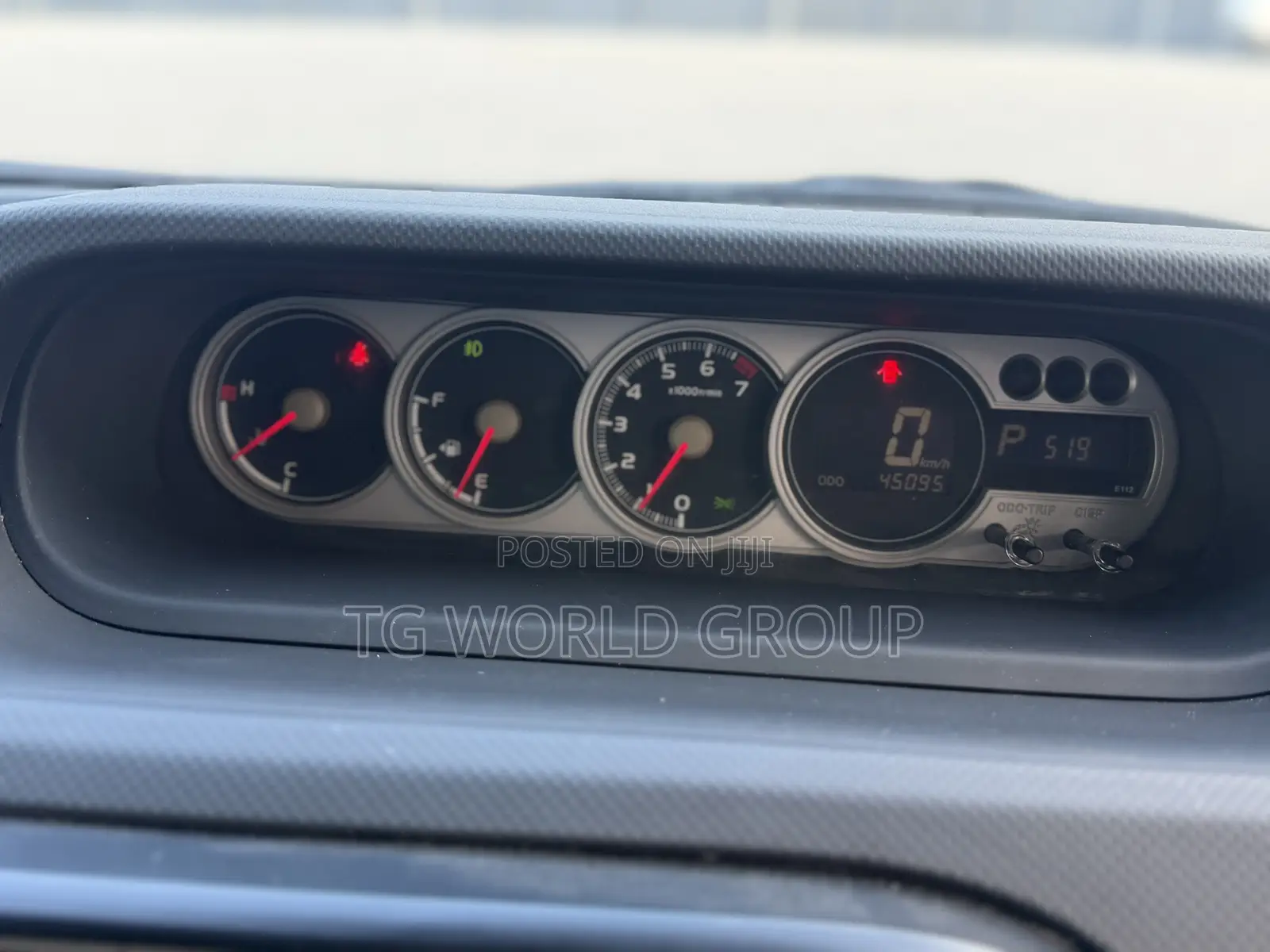 Toyota Corolla Rumion Hatchback 1.8 FWD 2011 Black