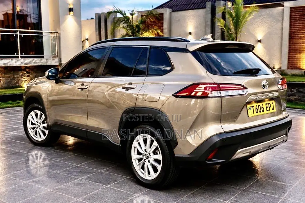 Toyota Corolla Cross 2025 Brown
