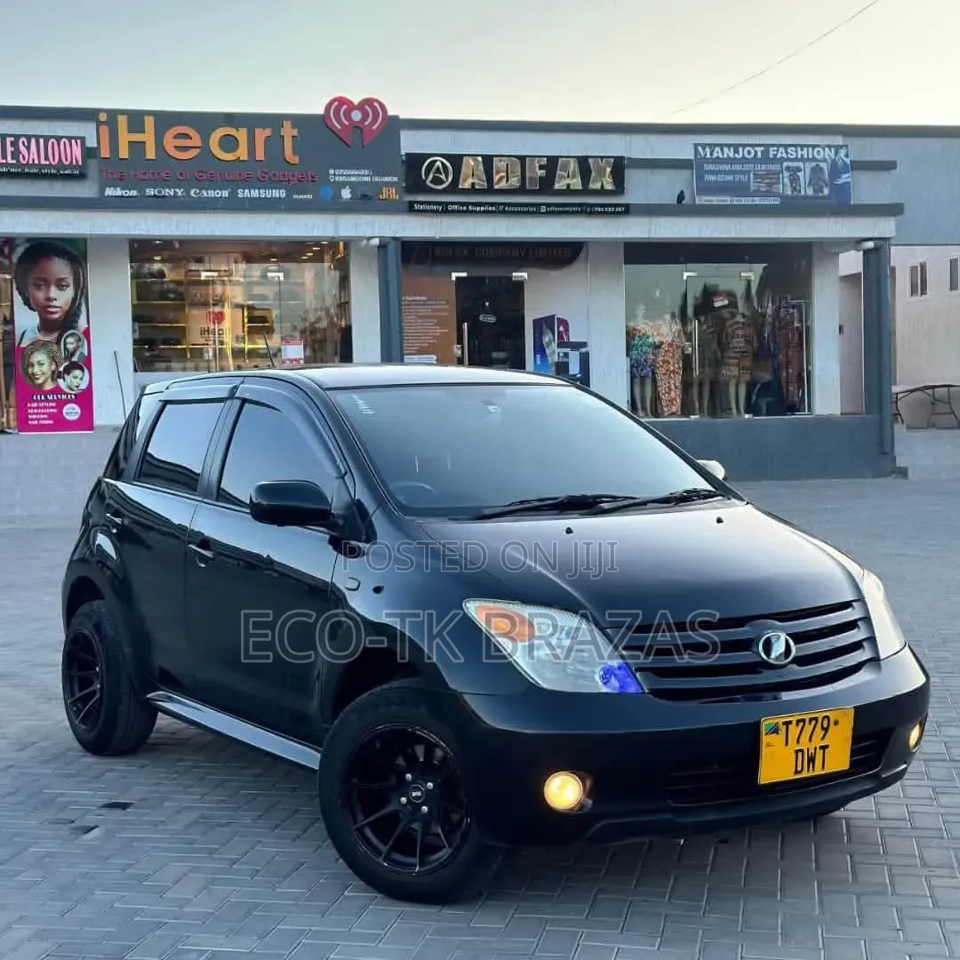 Toyota IST 2005 Black