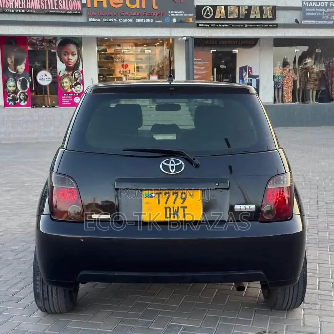 Toyota IST 2005 Black