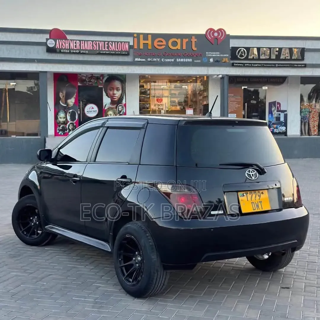 Toyota IST 2005 Black