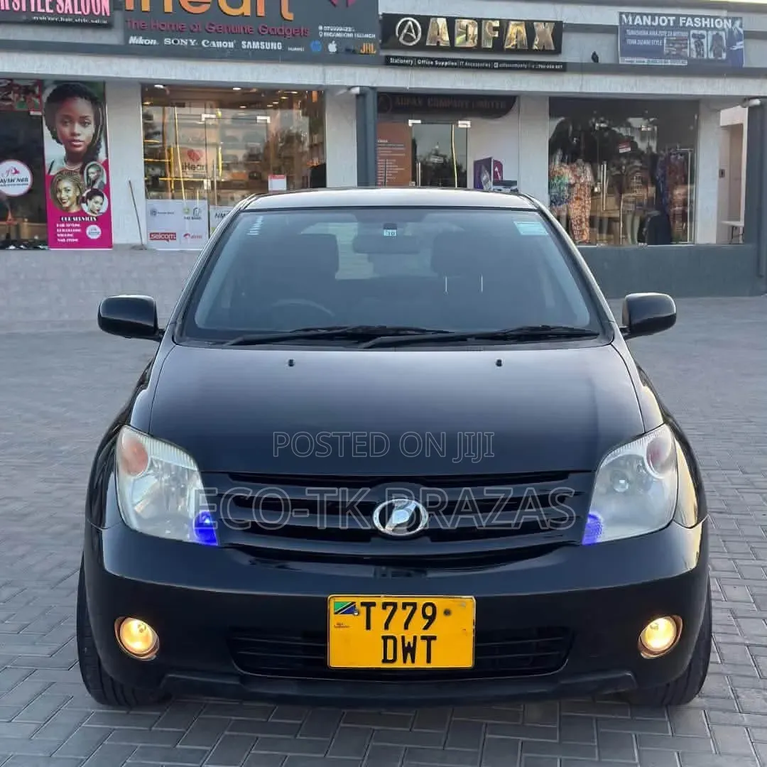 Toyota IST 2005 Black