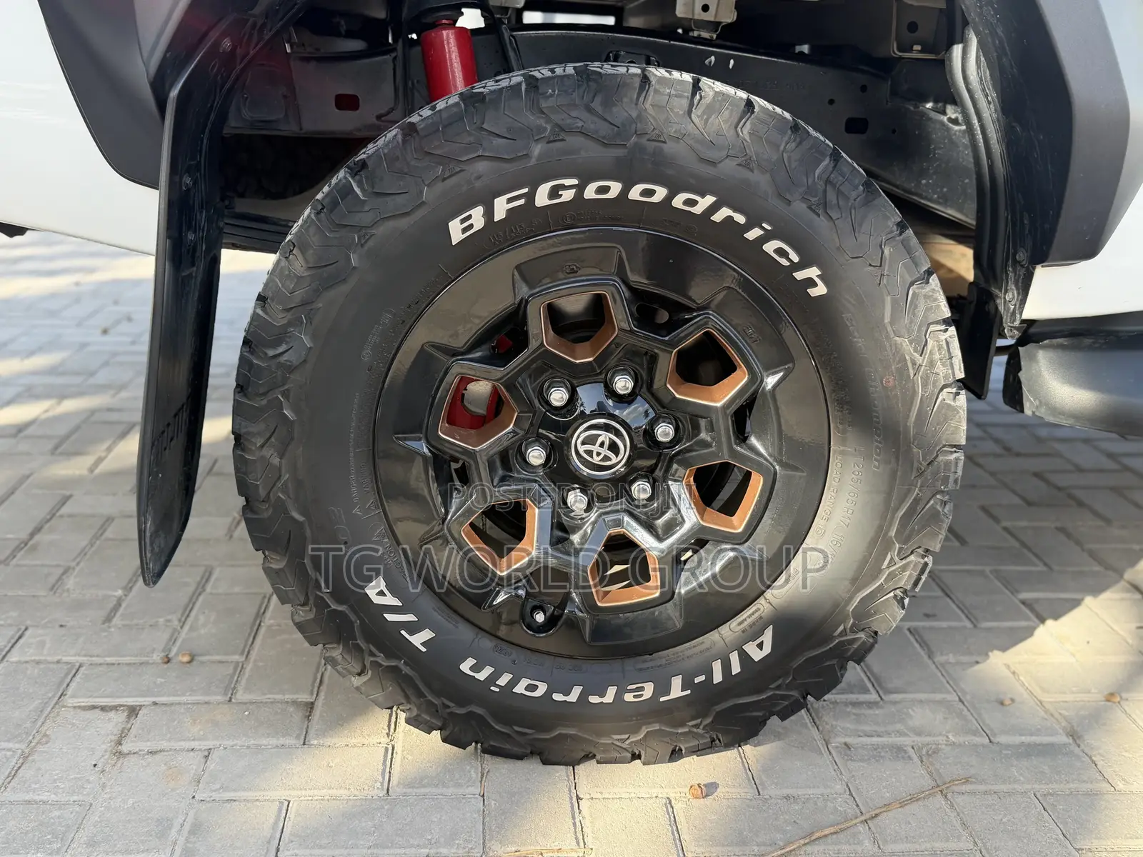 Toyota Hilux 2025 White