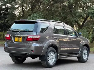 Toyota Fortuner 2009 Gray