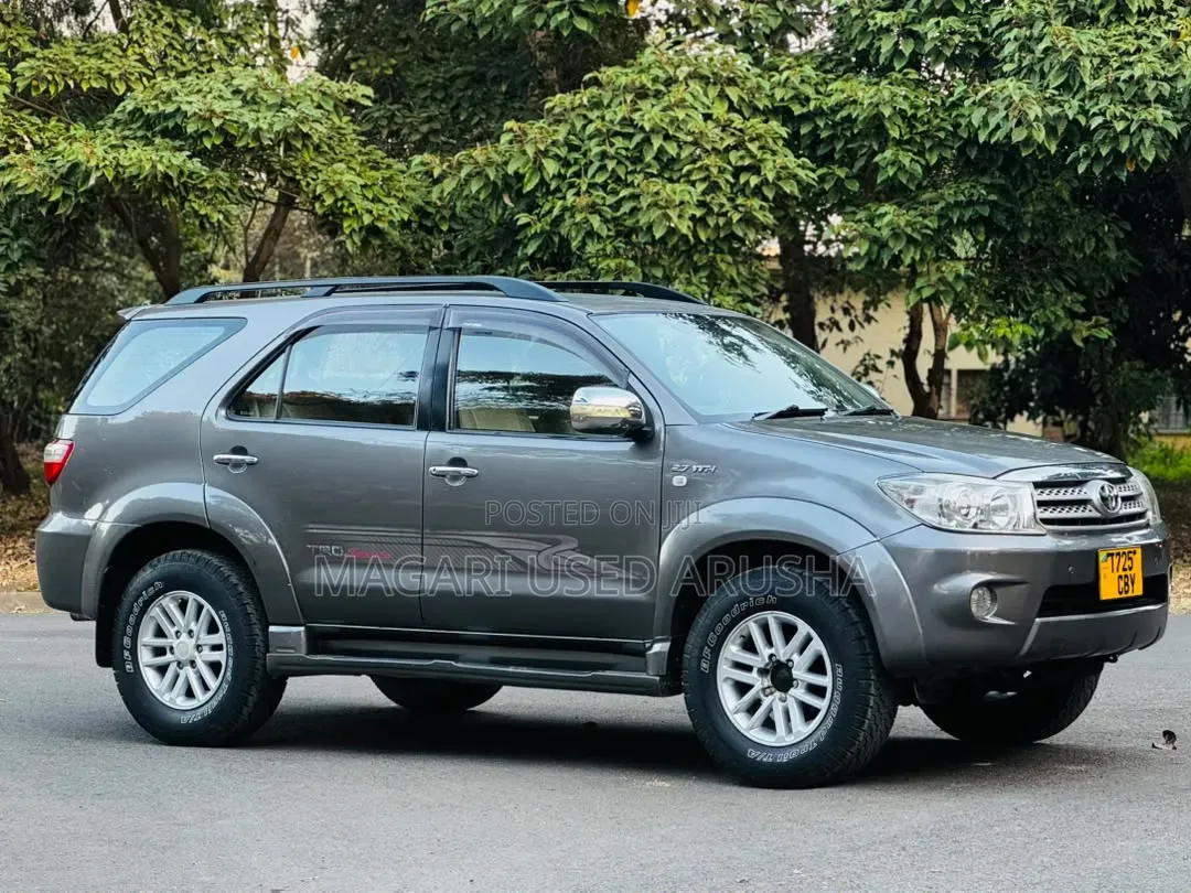 Toyota Fortuner 2009 Gray