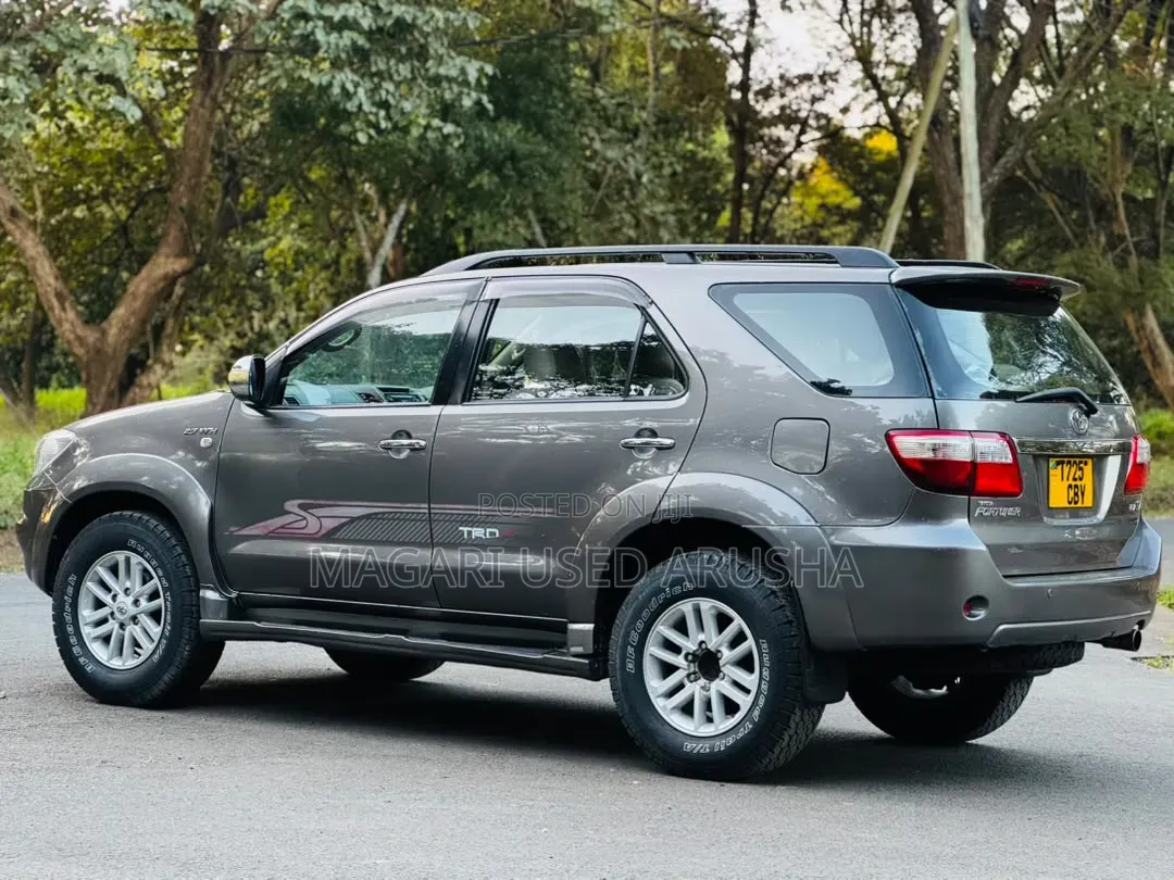 Toyota Fortuner 2009 Gray