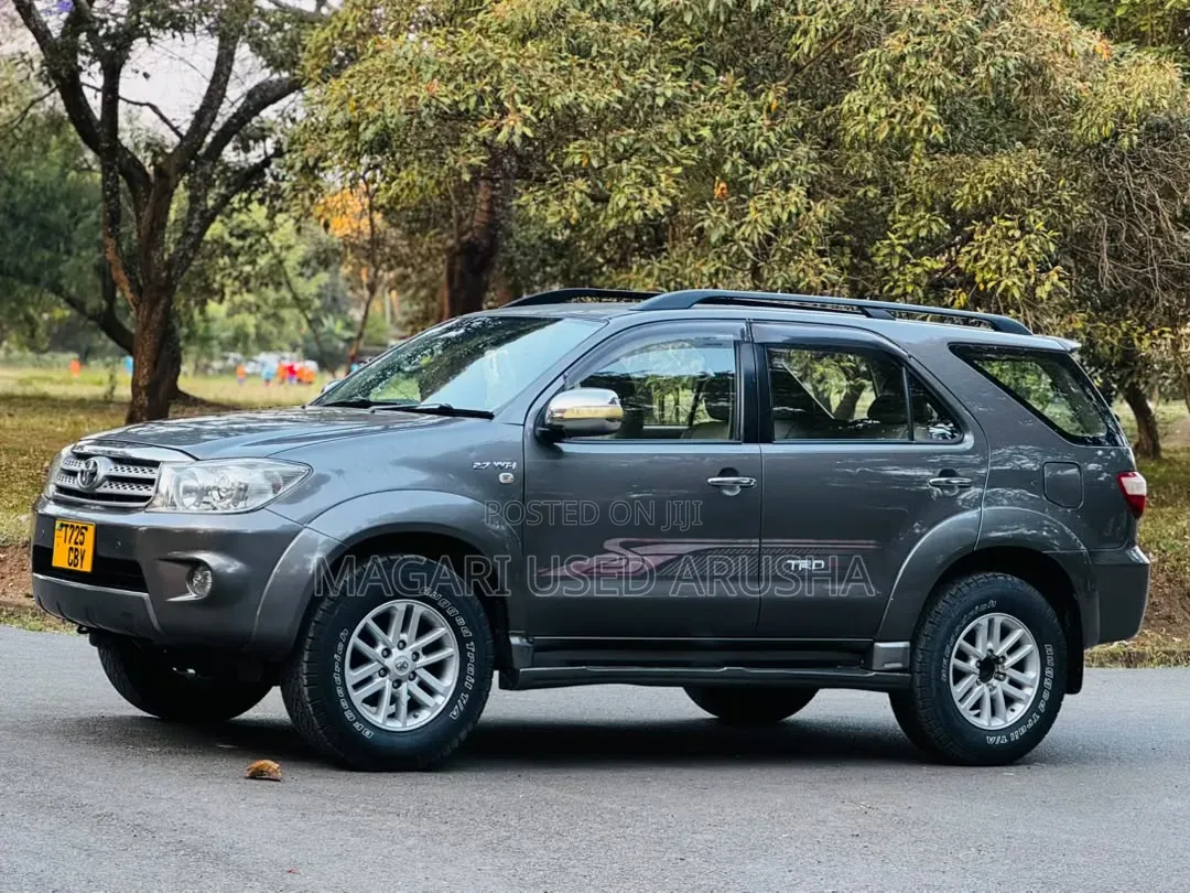 Toyota Fortuner 2009 Gray