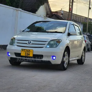 Toyota IST 2005 White