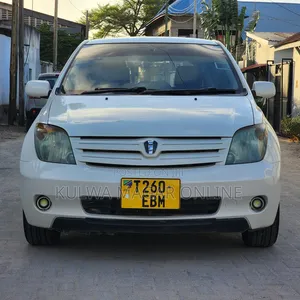 Toyota IST 2005 White