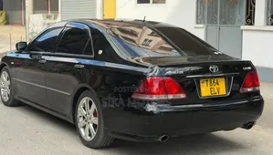 Toyota Crown Royale 2005 Black