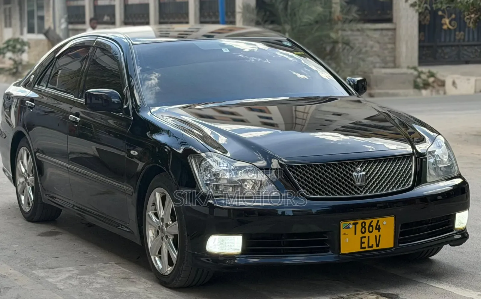 Toyota Crown Royale 2005 Black