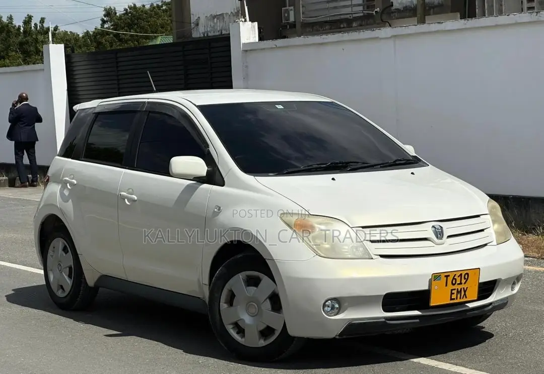 Toyota IST 2006 White